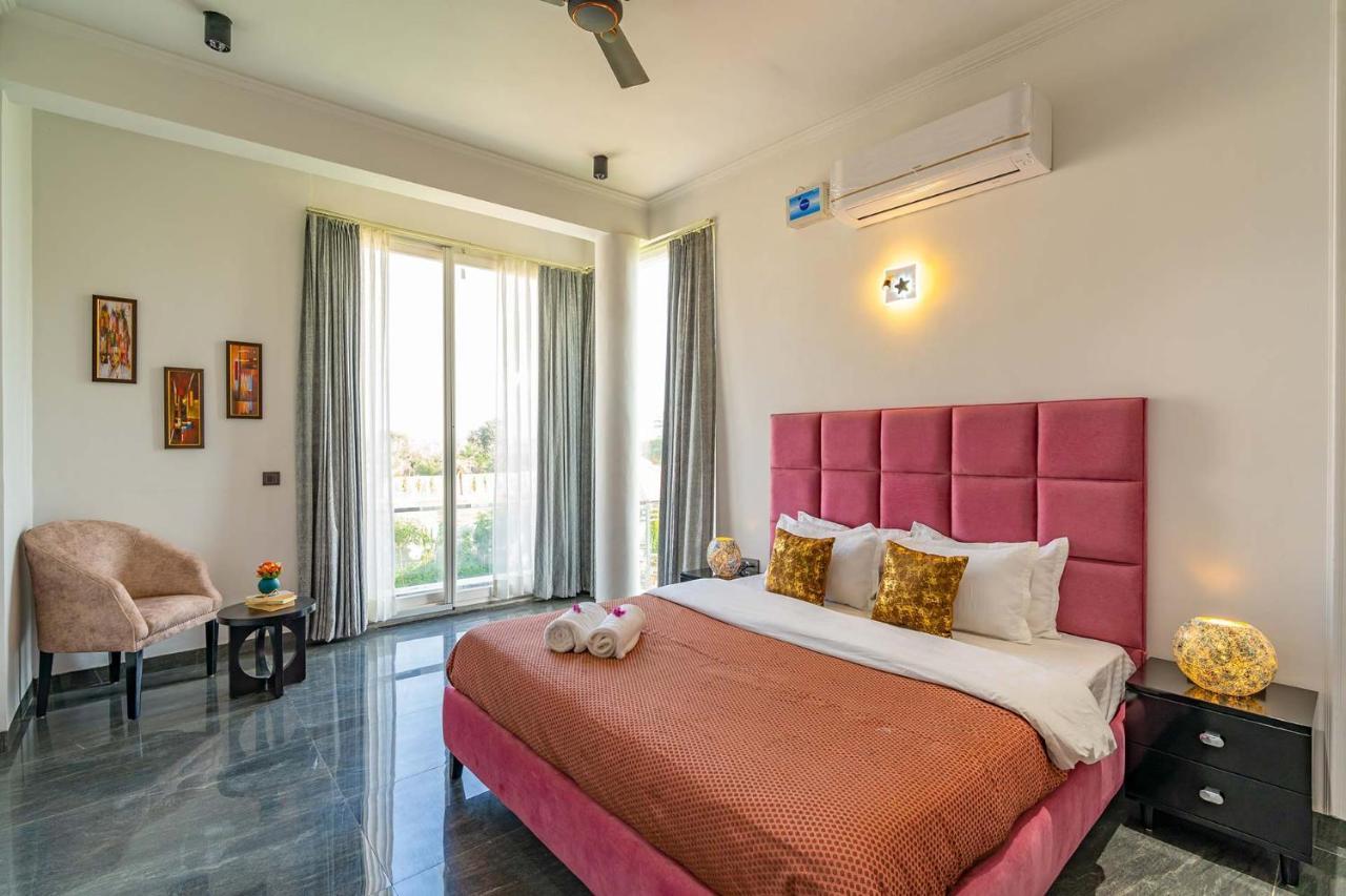Stayvista At Le Blanc Escape W Outdoor Pool Sohna Luaran gambar